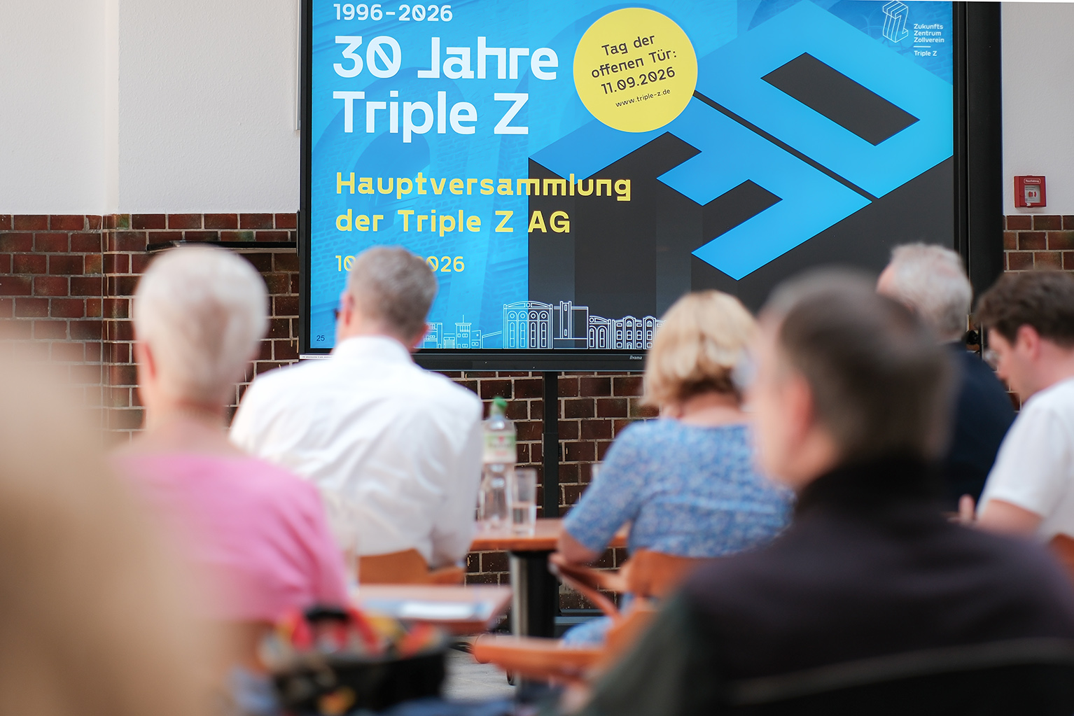 Aktionärinnen und Aktionäre der Triple Z AG