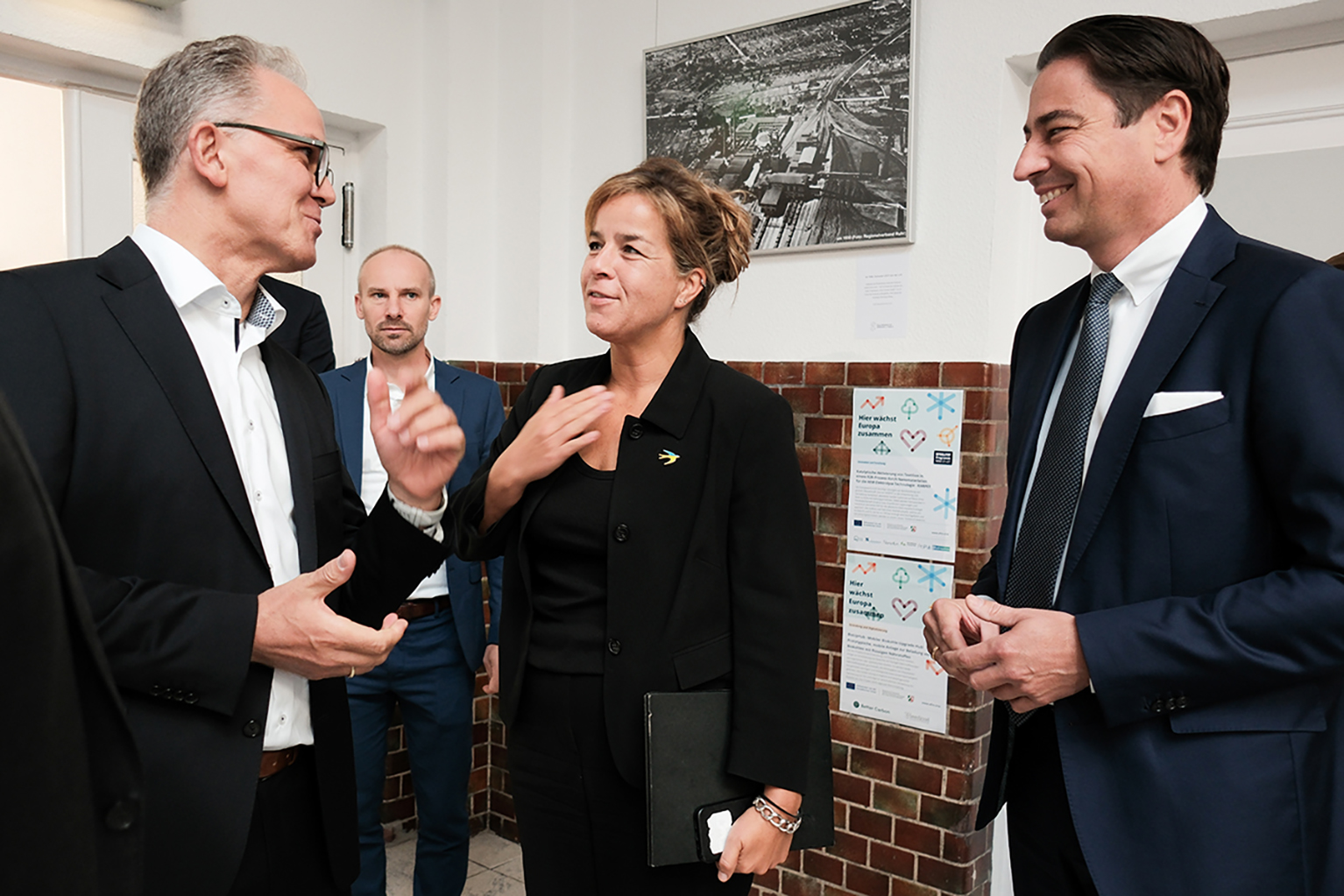 Eintreffen von Mona Neubaur